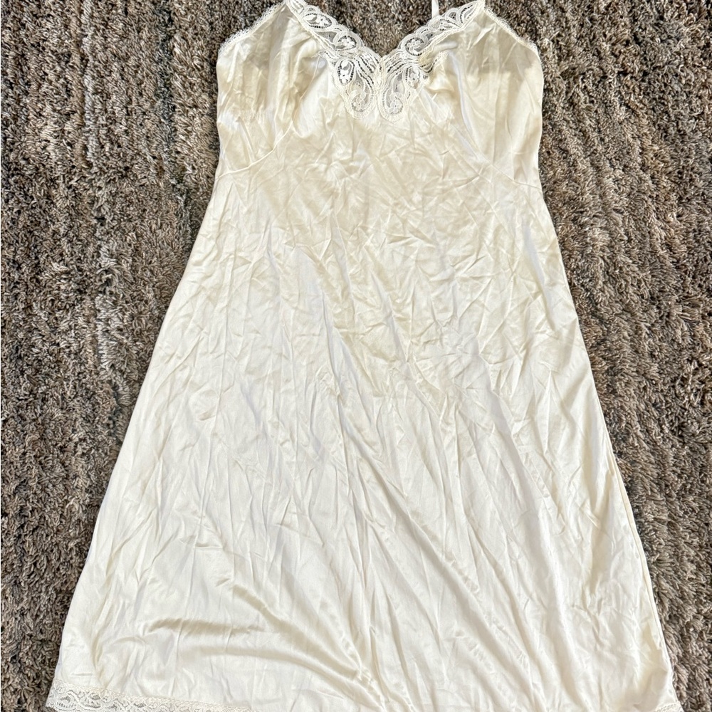 Elegant Cream Lace Trim Nightgown